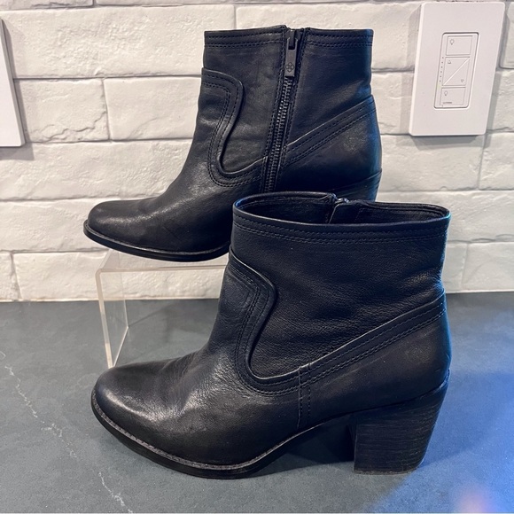 Arturo Chiang sz 8.5 black leather western style heeled ankle booties - Picture 7 of 16